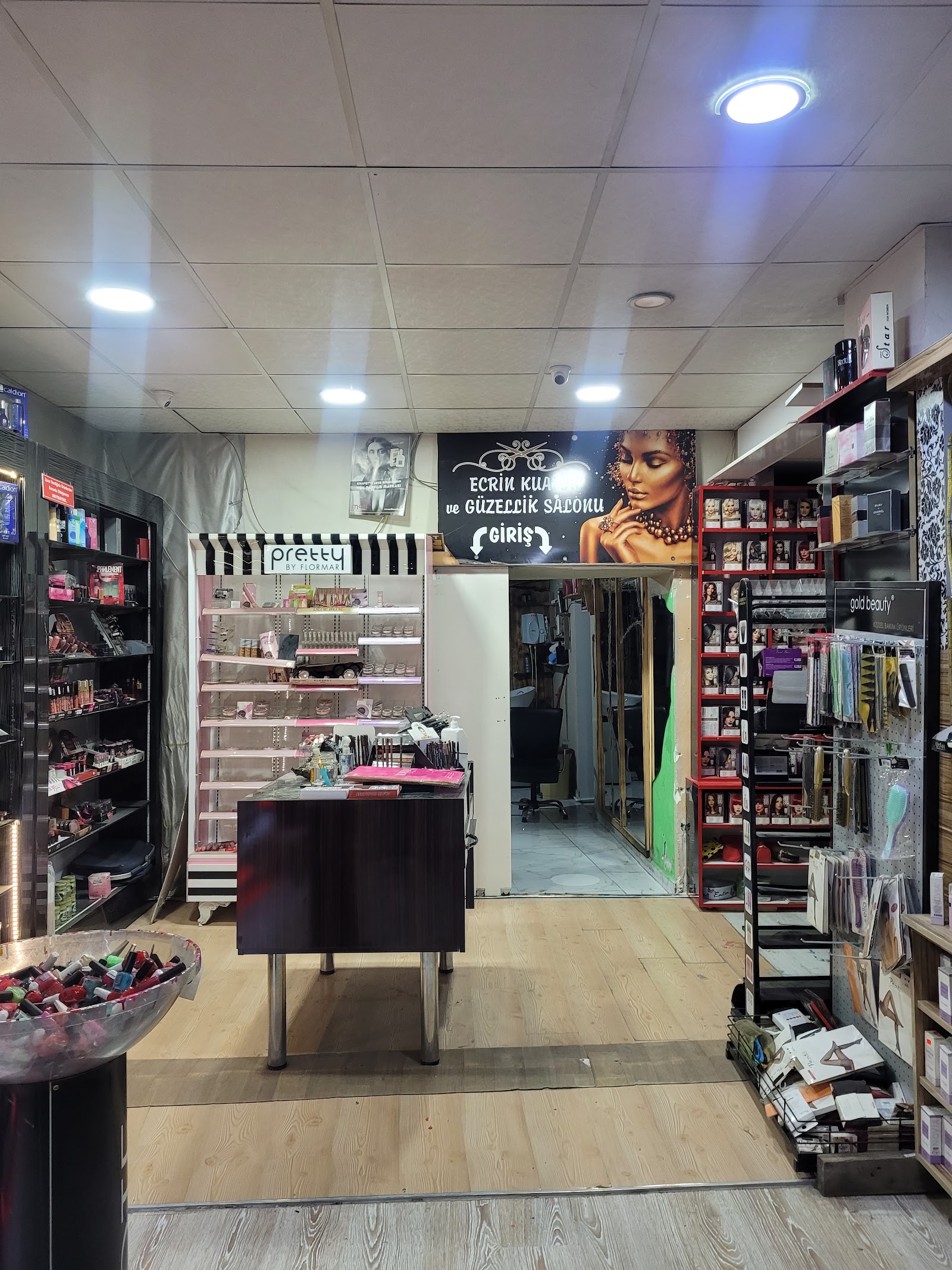 Ecrin Bayan Kuaför & Kozmetik Salonu kır düğünü mekanı — Merkez