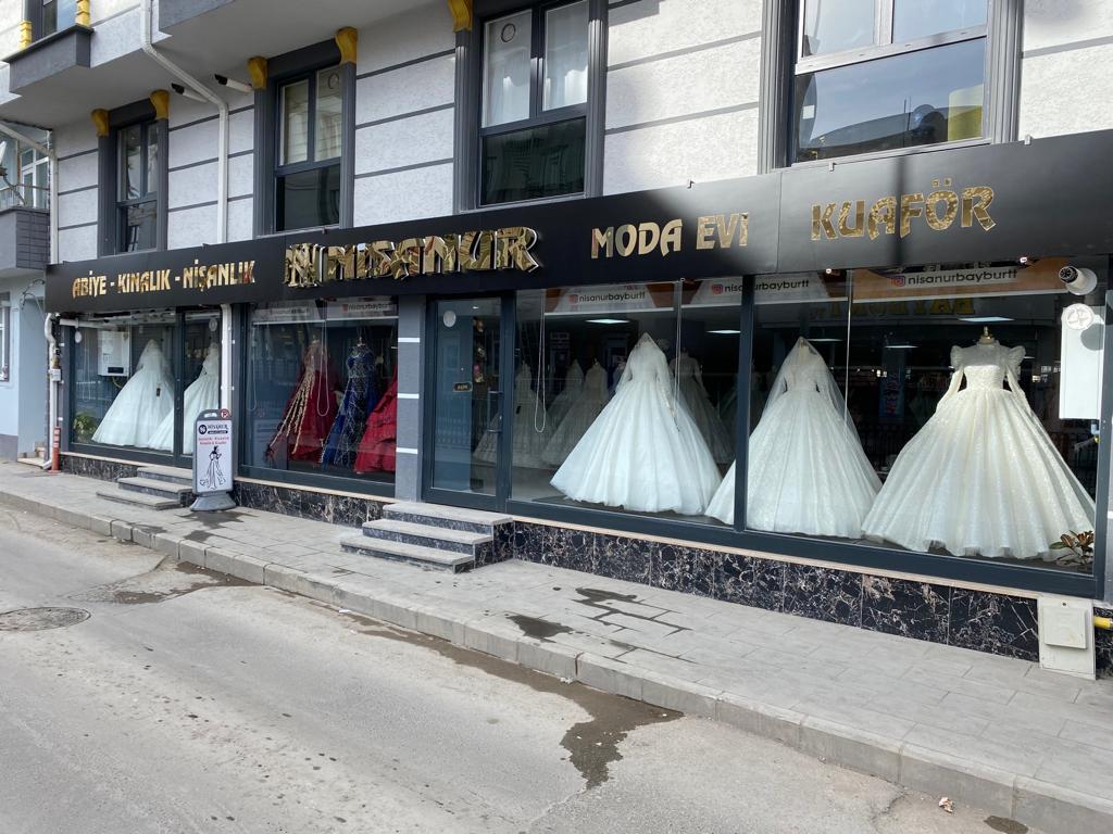 Nisanur Bayburt Moda Evi & Kuaför kır düğünü mekanı — Merkez